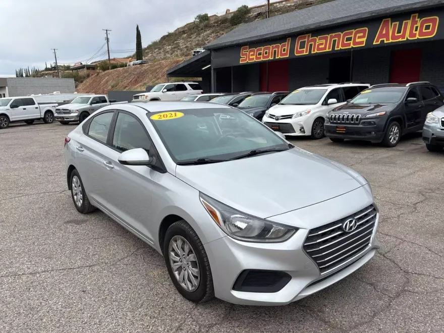 2021 Hyundai Accent SE photo 1