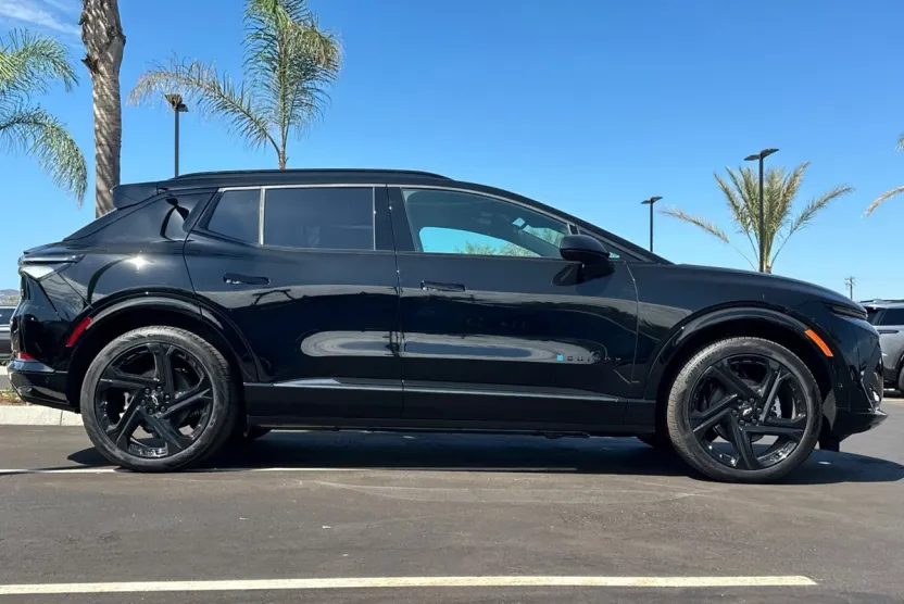 2025 Chevrolet Equinox RS photo 1