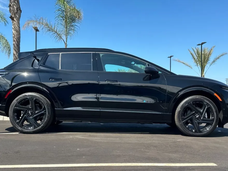 2025 Chevrolet Equinox RS photo 1