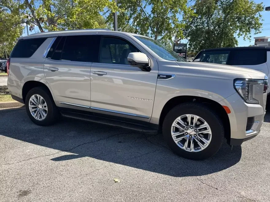 2024 Gmc Yukon SLT photo 1