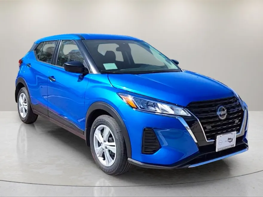 2025 Nissan Kicks Play S photo 1