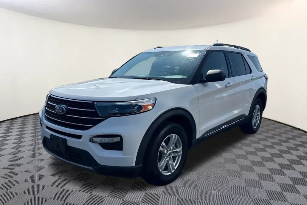 2022 Ford Explorer XLT photo 1