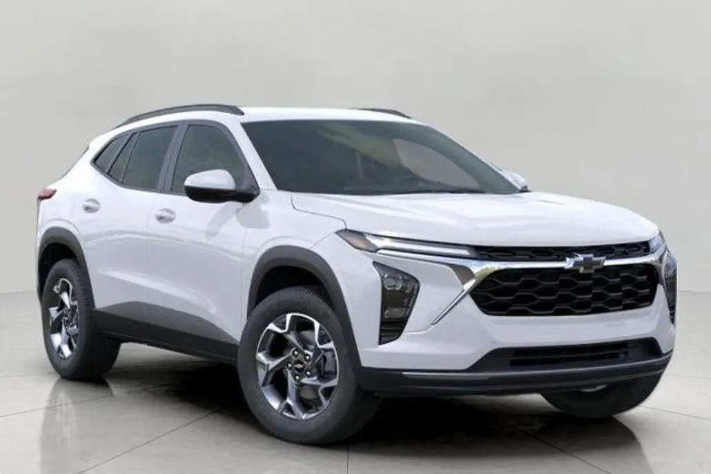 2025 Chevrolet Trax LT photo 1