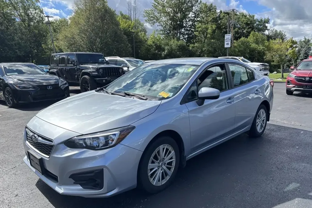 2018 Subaru Impreza 2.0i Premium photo 1