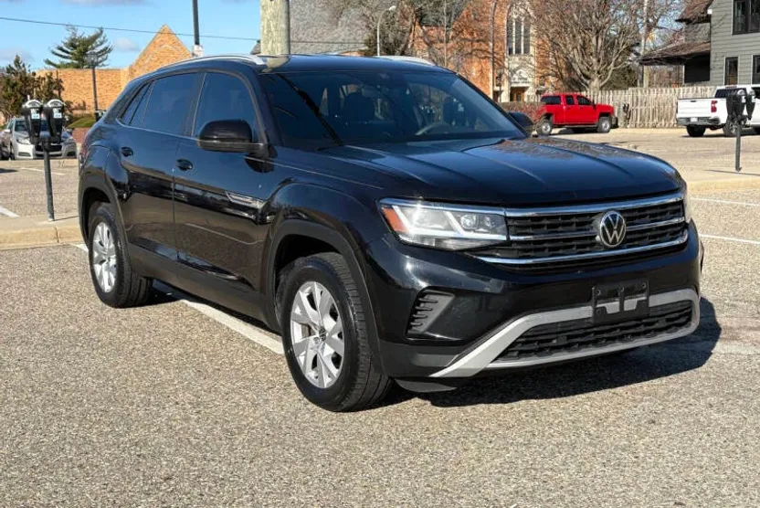 2021 Volkswagen Atlas Cross Sport photo 1