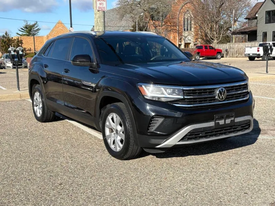 2021 Volkswagen Atlas Cross Sport photo 1