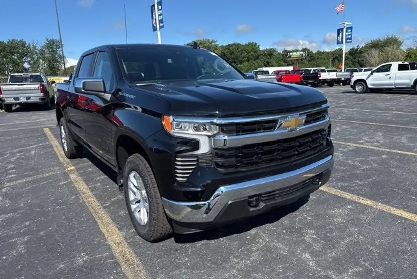 2025 Chevrolet Silverado 1500 LT photo 1