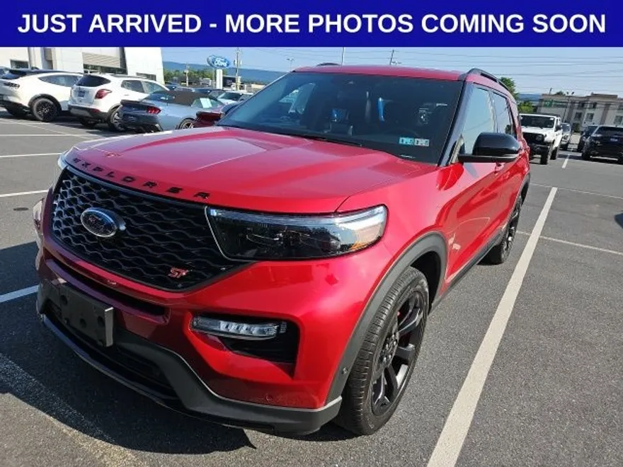 2021 Ford Explorer ST photo 1