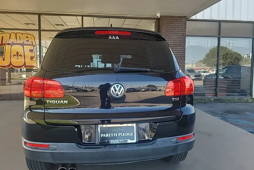 2017 Volkswagen Tiguan S photo 1