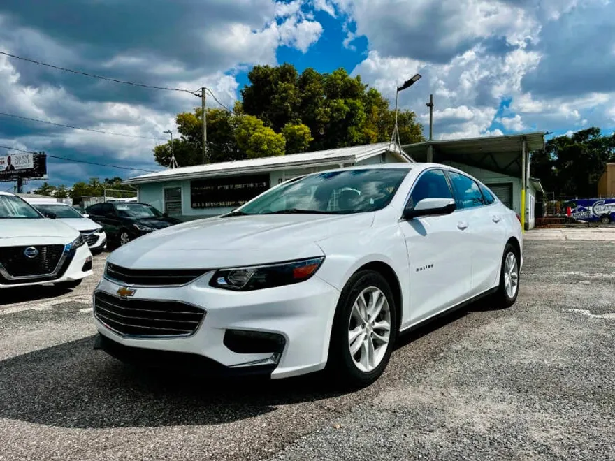 2016 Chevrolet Malibu 1LT photo 1