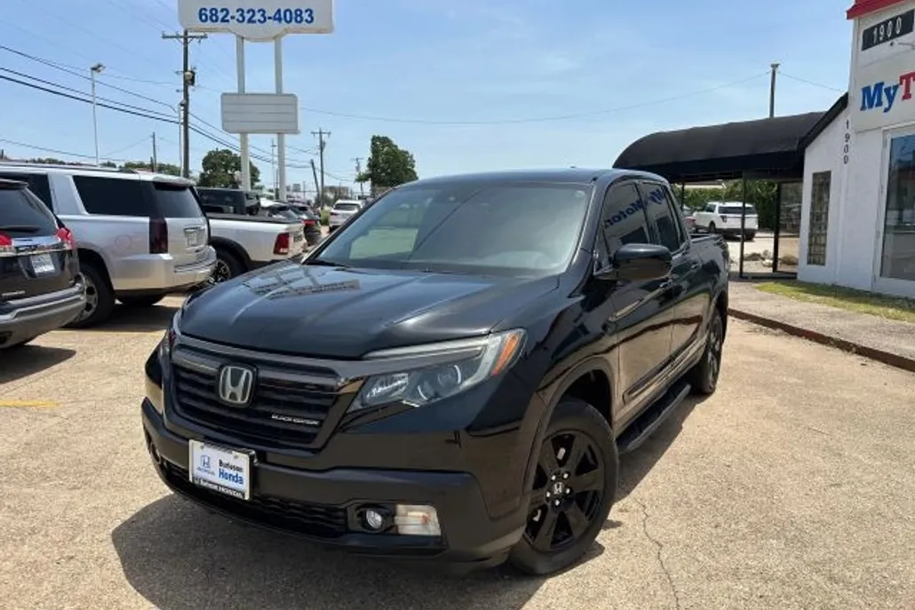 2017 Honda Ridgeline Black Edition photo 1