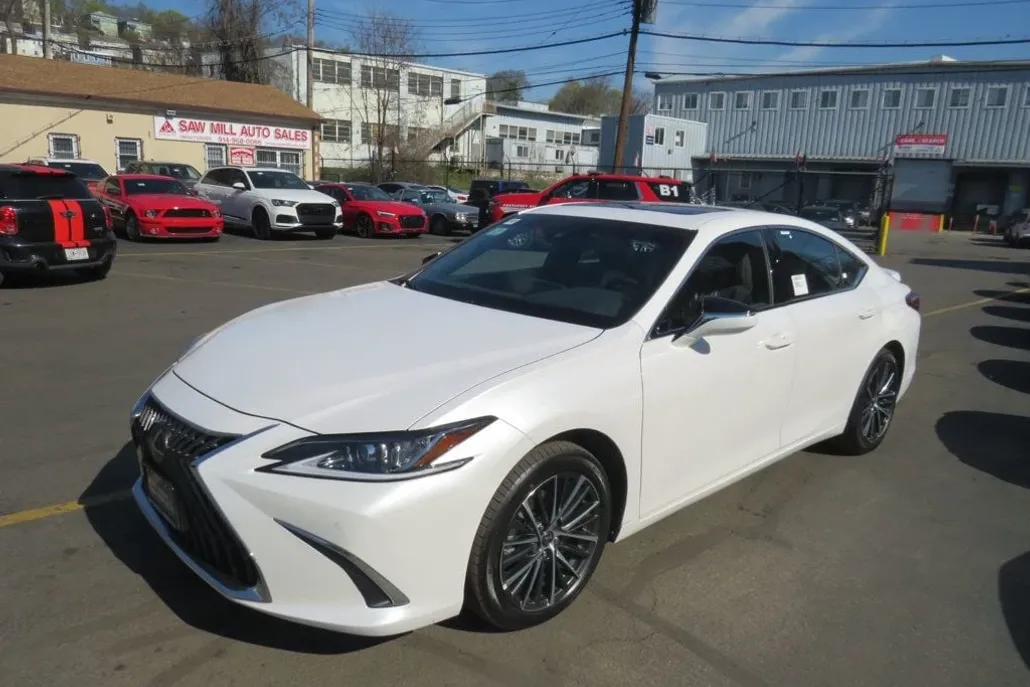2025 Lexus ES 350 photo 1