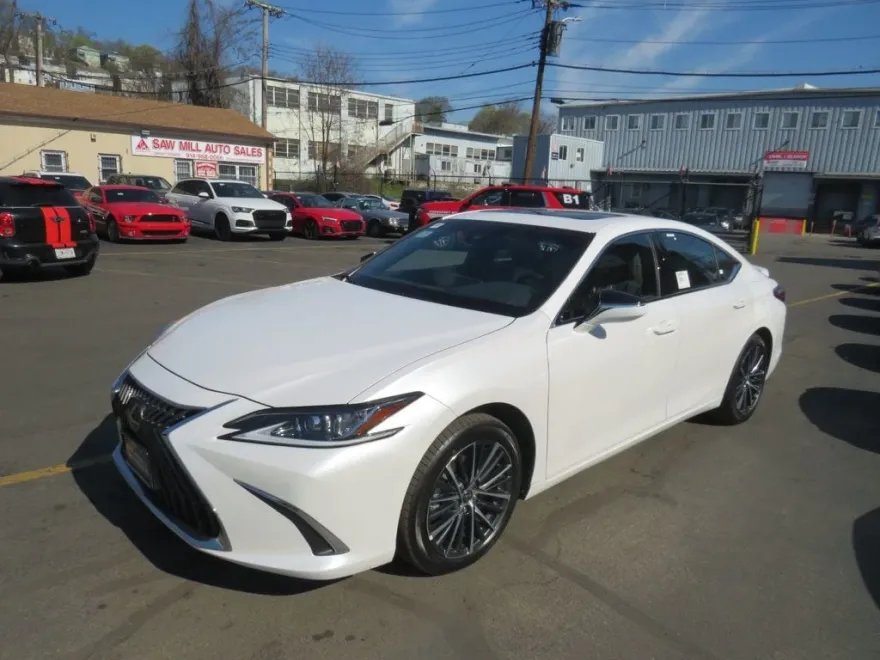 2025 Lexus ES 350 photo 1