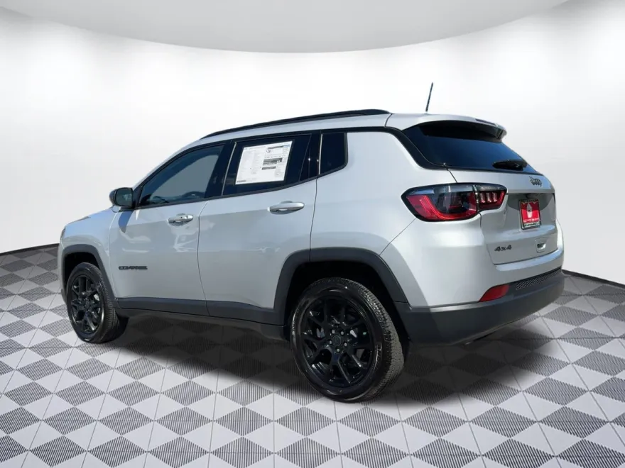 2026 Jeep Compass Latitude photo 1
