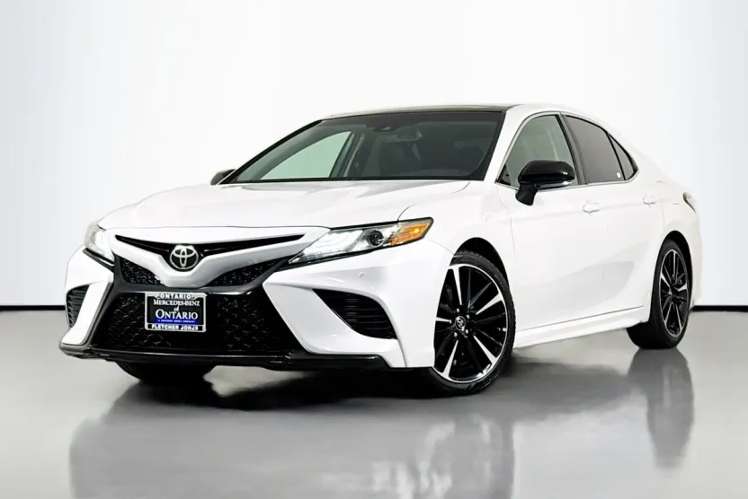 2018 Toyota Camry XSE photo 1
