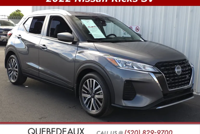 2022 Nissan Kicks SV photo 1