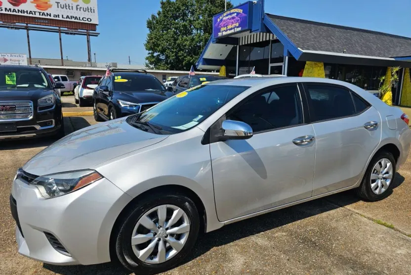 2015 Toyota Corolla LE Premium photo 1