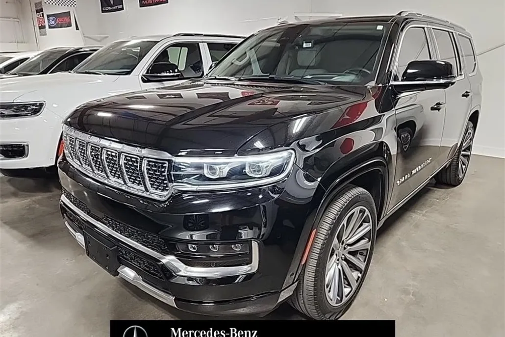 2023 Jeep Grand Wagoneer II photo 1