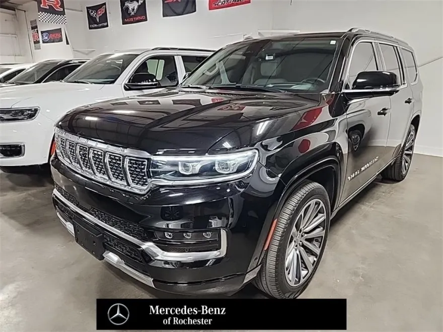 2023 Jeep Grand Wagoneer II photo 1