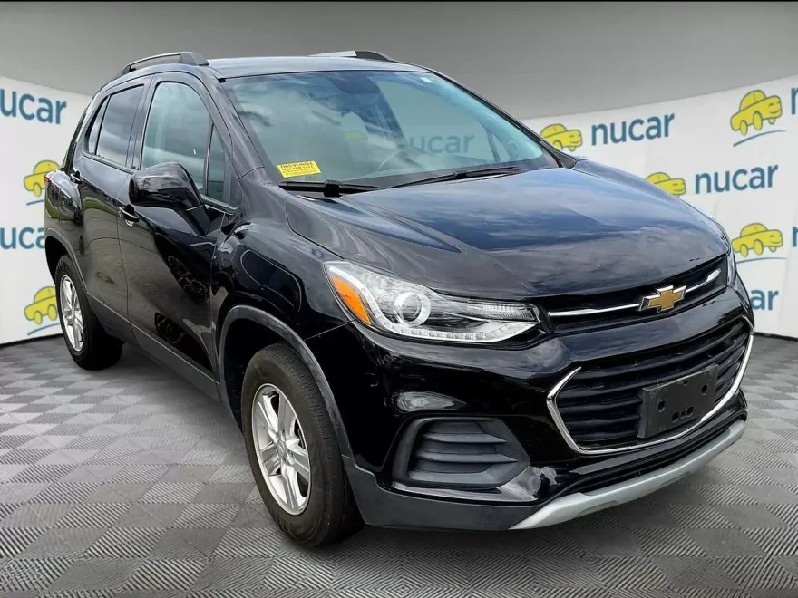 2022 Chevrolet Trax LT photo 1