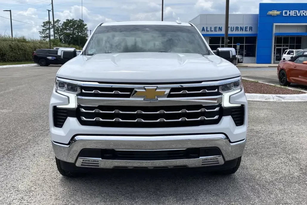2022 Chevrolet Silverado 1500 LTZ photo 1
