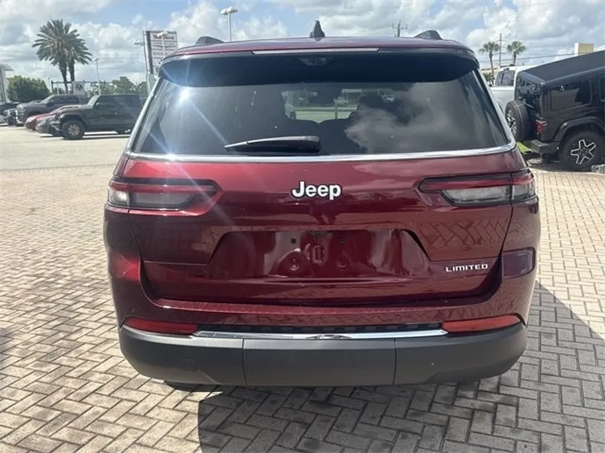 2025 Jeep Grand Cherokee Limited photo 7