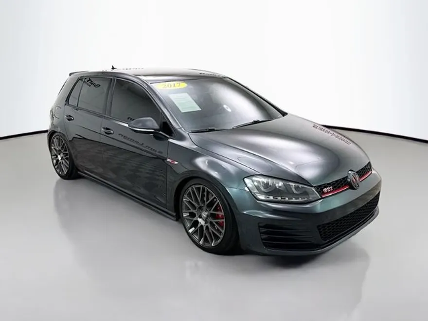 2017 Volkswagen Golf GTI SE photo 1