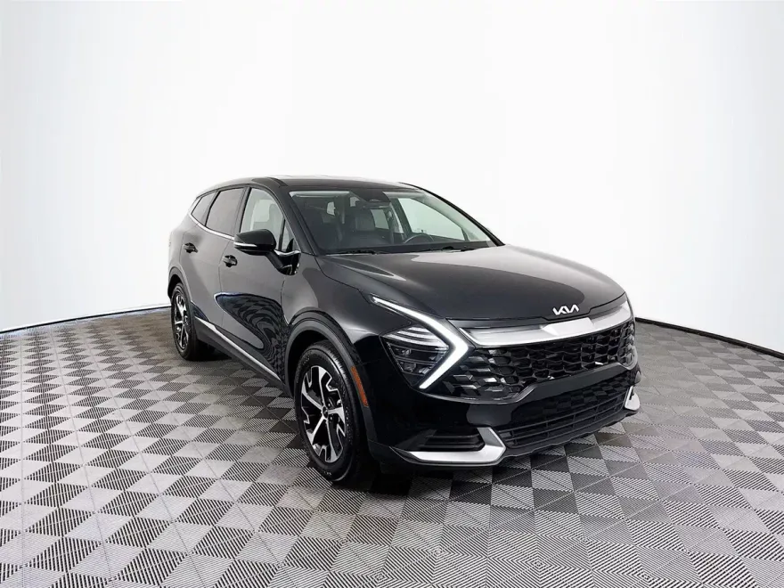 2025 Kia Sportage EX photo 1