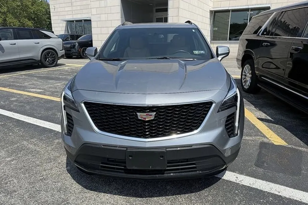 2023 Cadillac XT4 Sport photo 1
