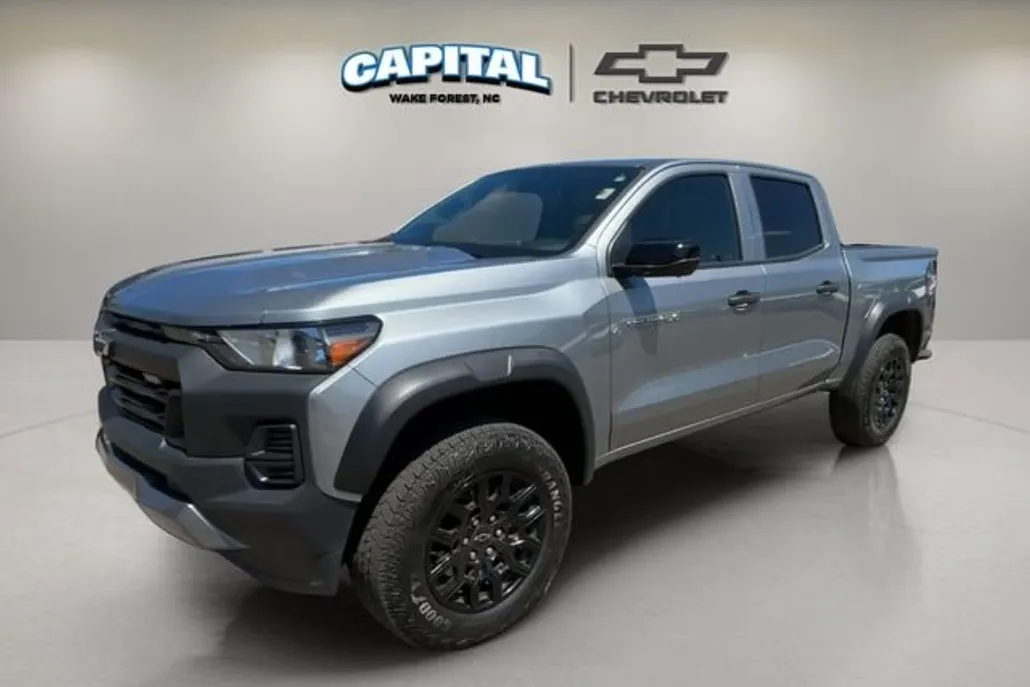 2024 Chevrolet Colorado Trail Boss photo 1