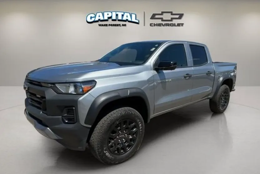 2024 Chevrolet Colorado Trail Boss photo 1