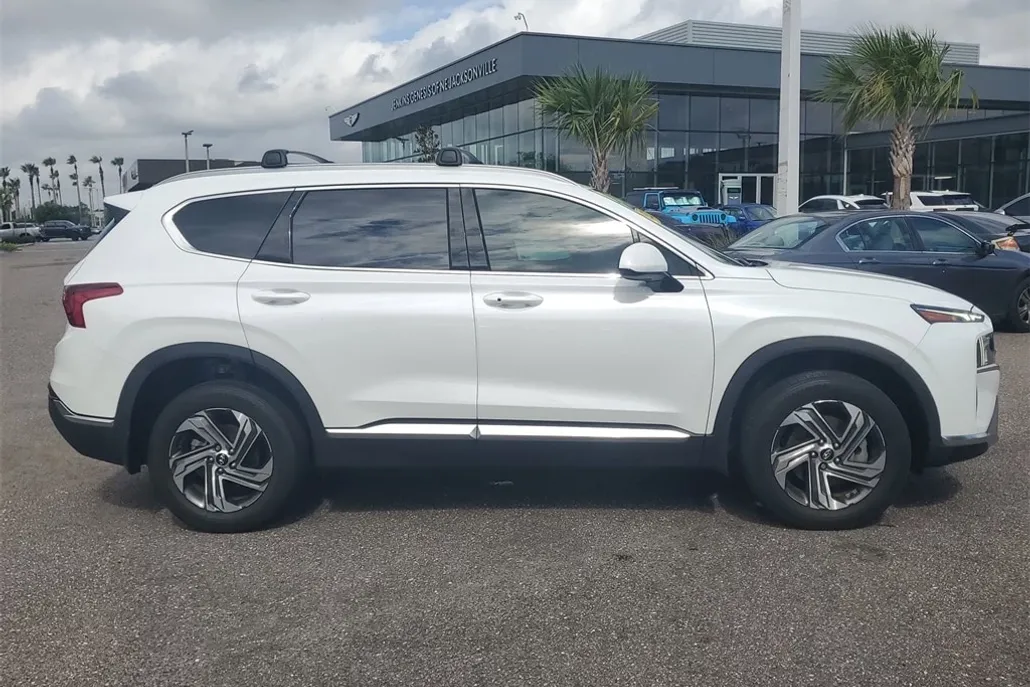 2022 Hyundai Santa Fe SEL photo 1