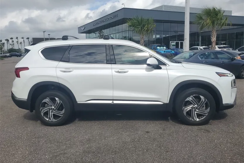 2022 Hyundai Santa Fe SEL photo 1
