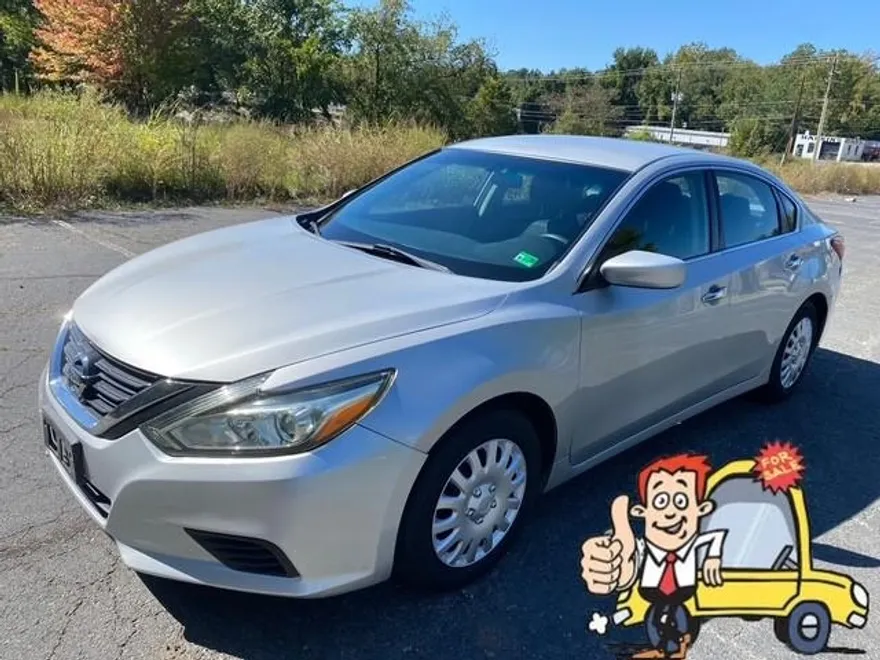 2017 Nissan Altima S photo 1