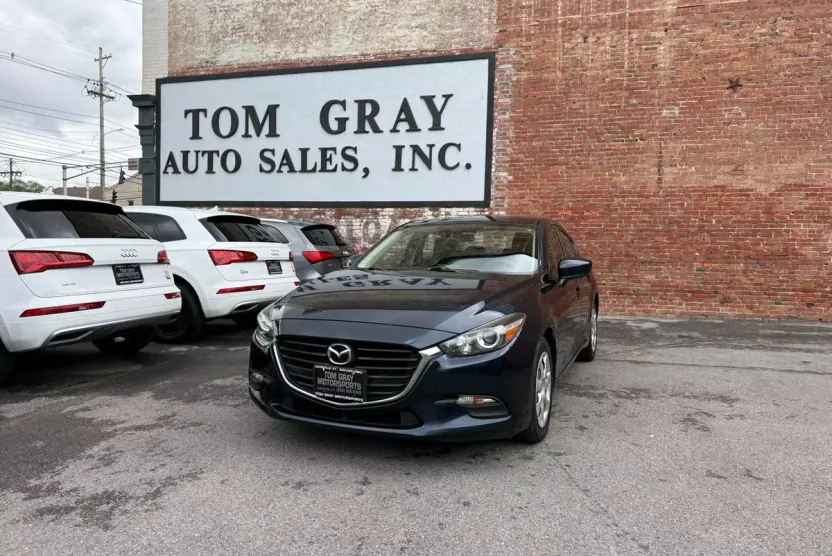 2017 Mazda Mazda3 Sport photo 1