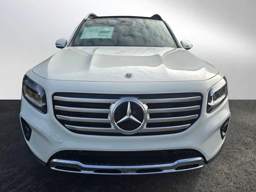 2024 Mercedes Benz GLB 250 photo 1