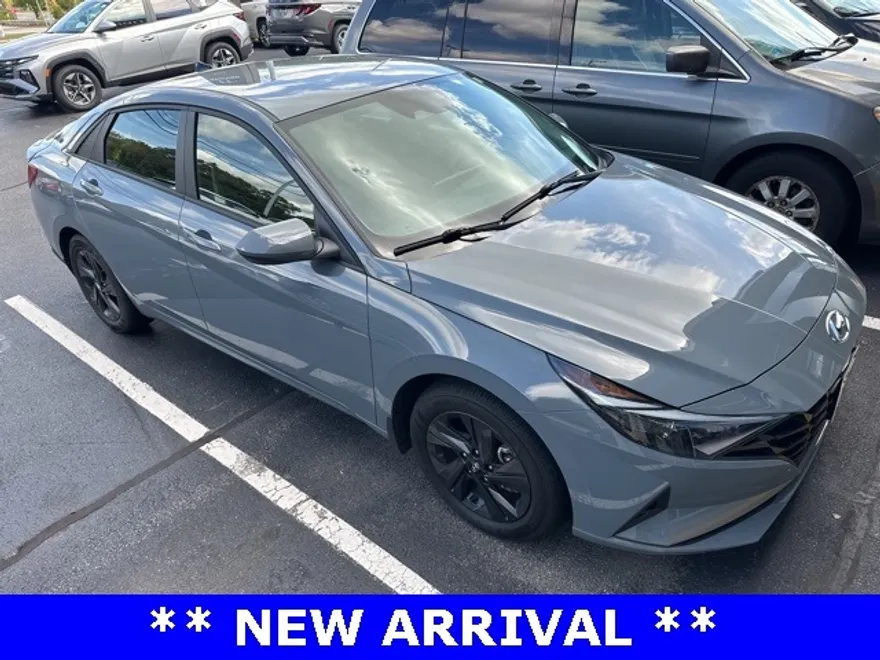 2023 Hyundai Elantra Hybrid Blue photo 1