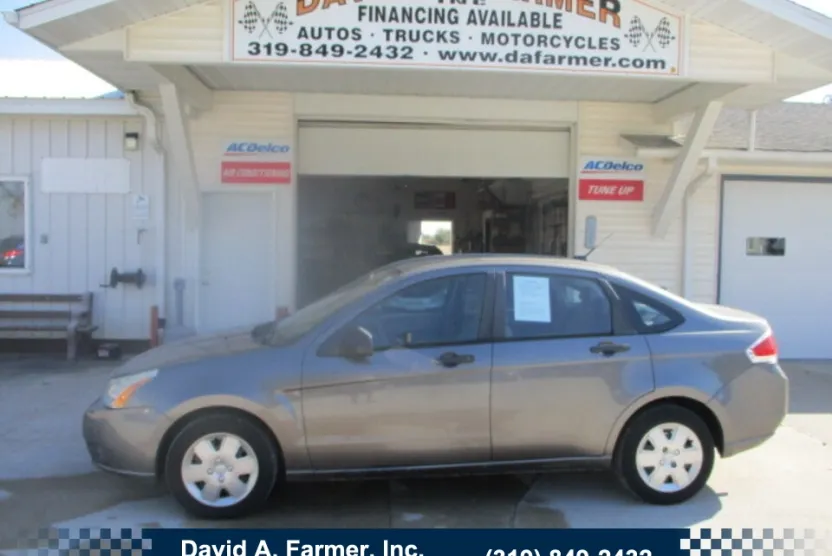 2010 Ford Focus S photo 1