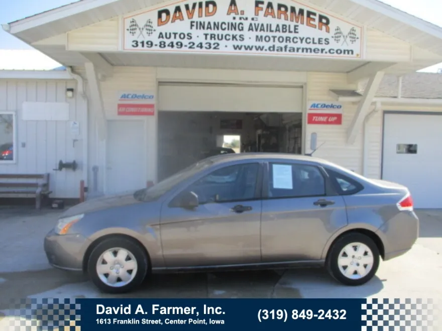 2010 Ford Focus S photo 1