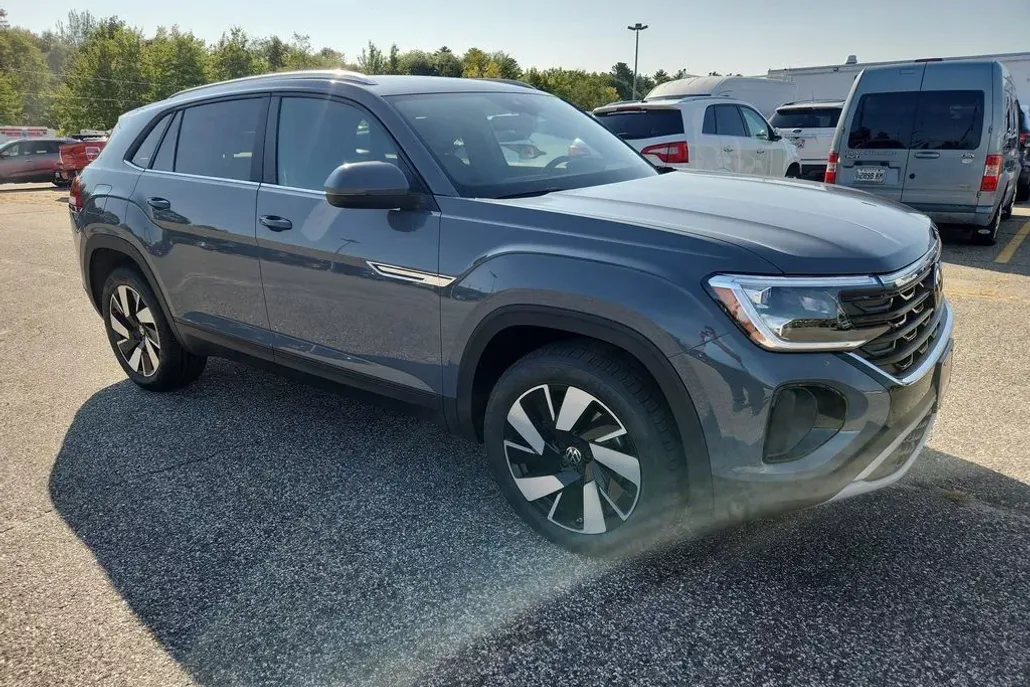 2026 Volkswagen Atlas Cross Sport SE photo 1