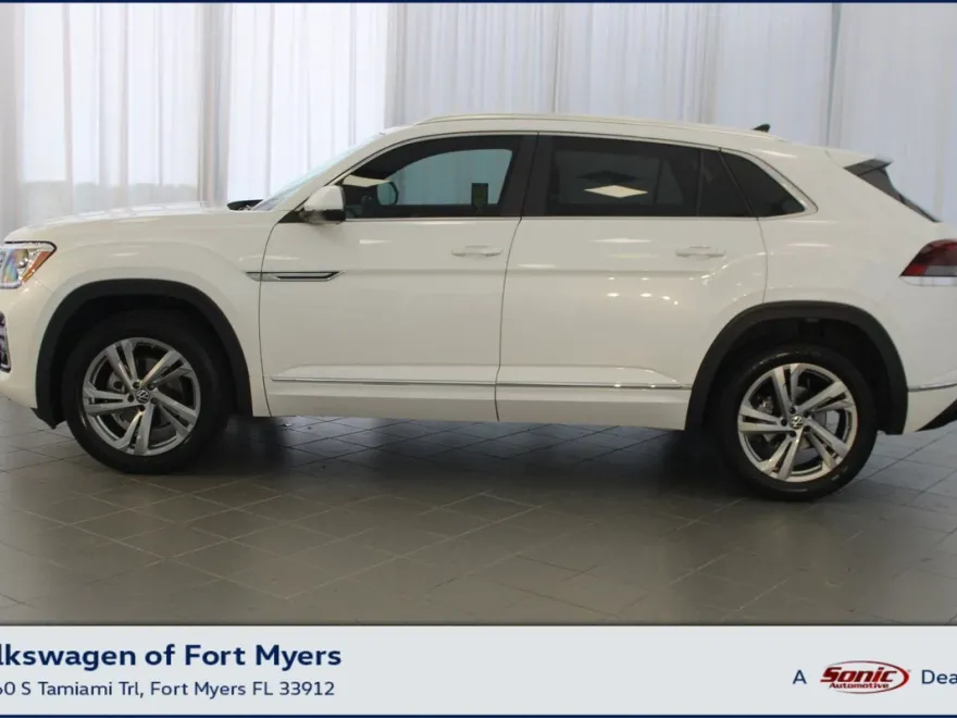2024 Volkswagen Atlas Cross Sport SEL R-Line photo 1