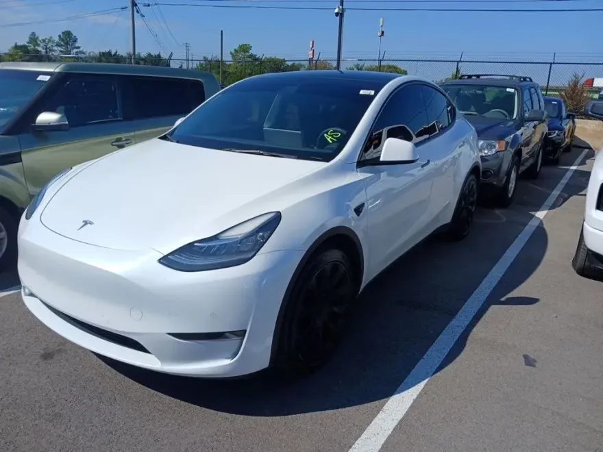 2021 Tesla Model Y Long Range photo 1