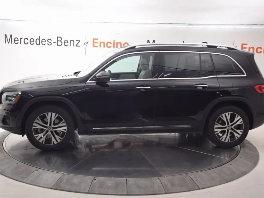 2026 Mercedes Benz GLB 250 photo 1