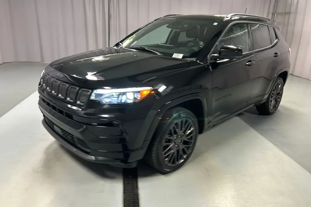 2022 Jeep Compass Limited photo 1
