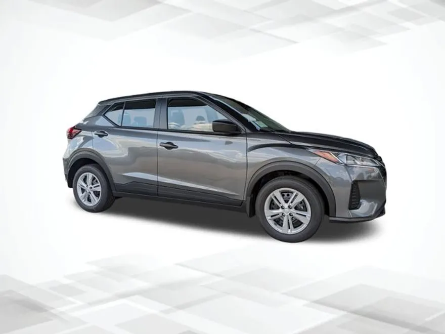 2025 Nissan Kicks Play S photo 1