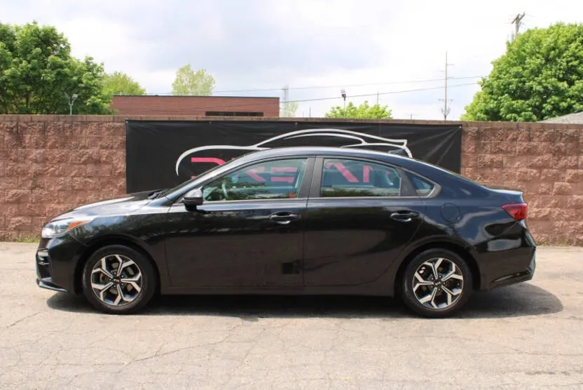 2020 Kia Forte FE LXS photo 1
