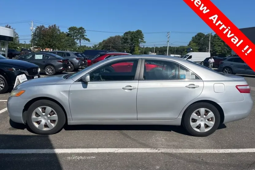 2008 Toyota Camry LE photo 1
