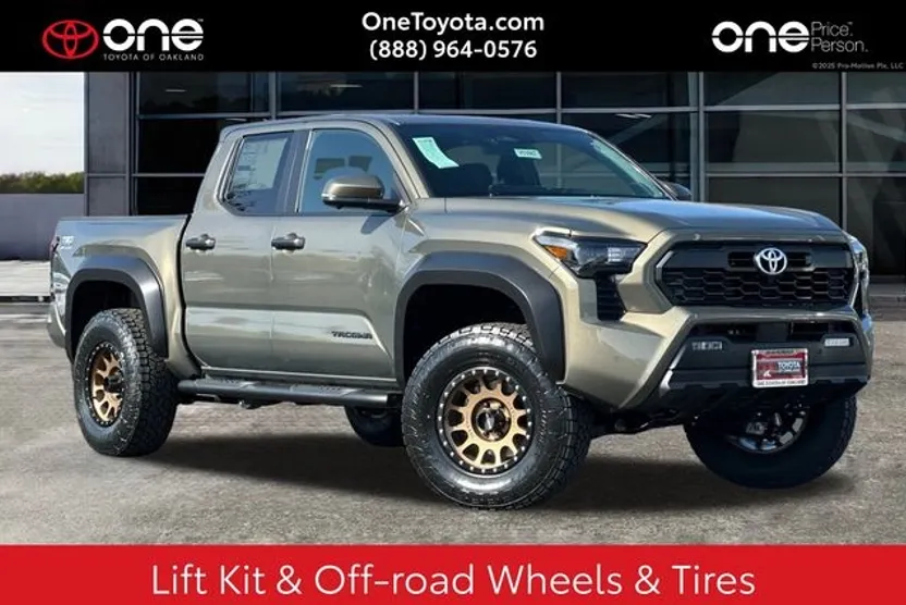 2025 Toyota Tacoma TRD Off-Road Double Cab photo 1