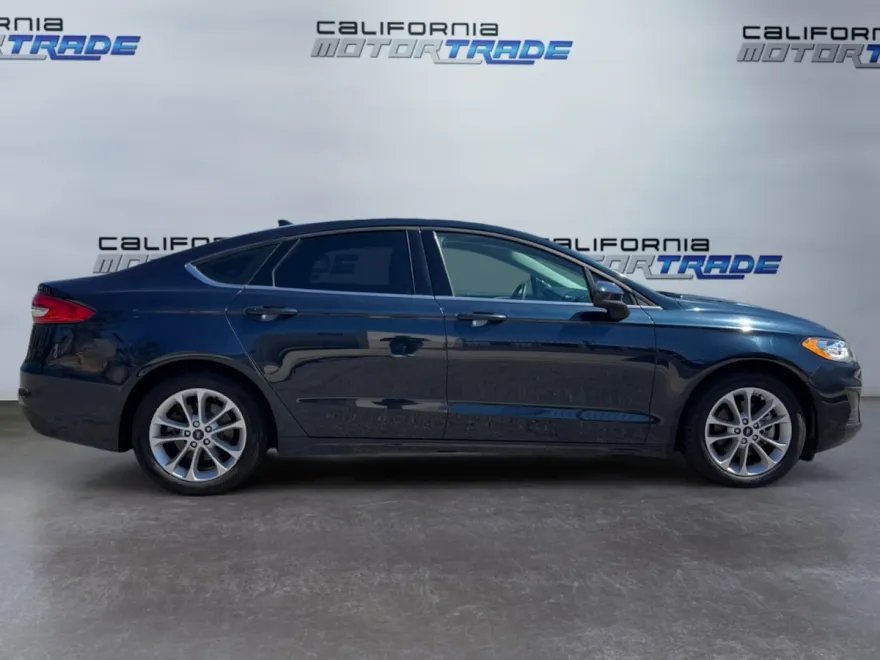 2020 Ford Fusion Hybrid SE photo 1