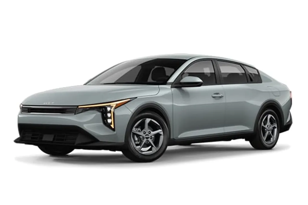 2025 Kia K4 LXS photo 1